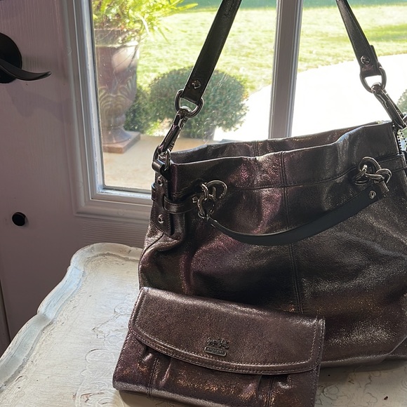 Perfect condition coach metallic bag with matching wallet - Picture 2 of 4